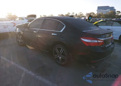 2017 Honda Accord Sport Se z USA, uszkodzony, nr VIN 1HGCR2F13HA182024